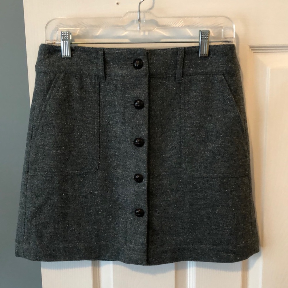 Loft. Tweed button front skirt